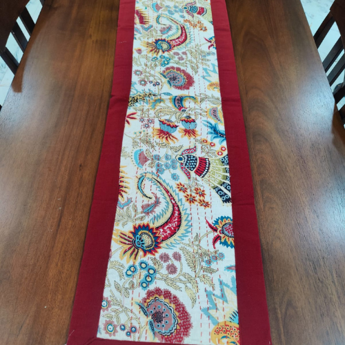 Elegant Paisley Off-White Cotton Table Runner